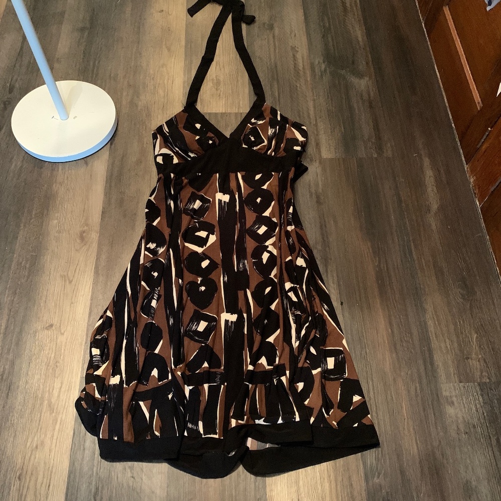 Madison Leigh back‎ tie halter dress .